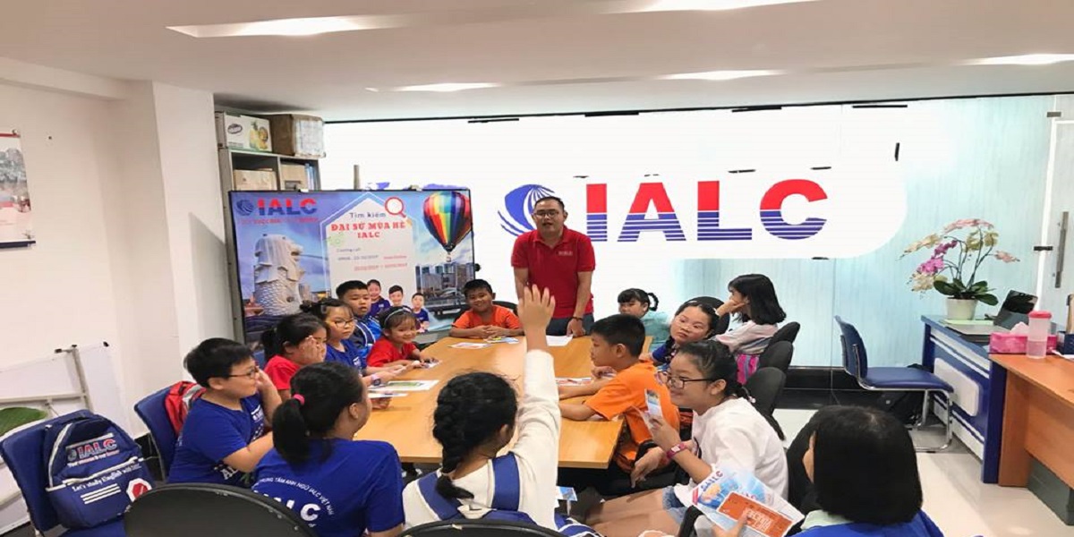 Buổi học tiếng Anh thiếu nhi tại trung tam IALC. Buổi học tiếng Anh thiếu nhi tại trung tam IALC.