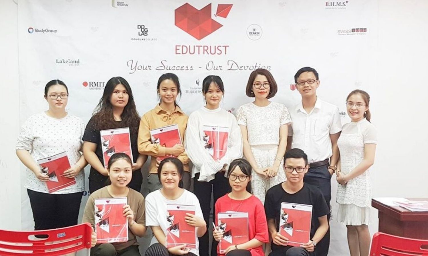EduTrust là địa điểm chuyên đào tạo Tiếng Anh online cho mọi lứa tuổi. 