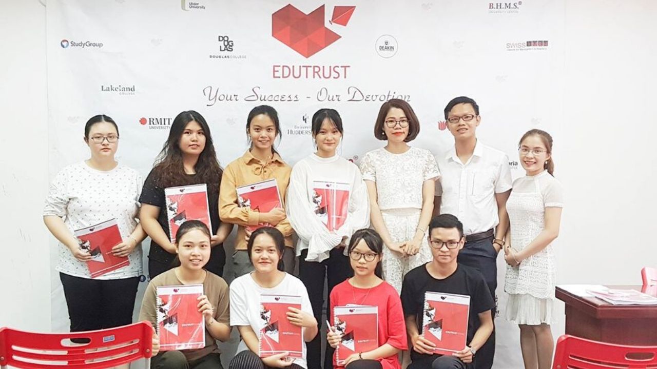 Lớp đào tạo tiếng Anh đi du học tại trung tâm EduTrust