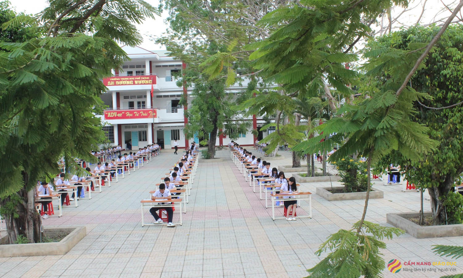 Khuôn viên trường THPT An Dương Vương. Ảnh: Facebook
